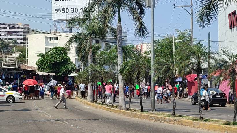 Bloqueos en Acapulco dejan pérdidas de 10 mdp