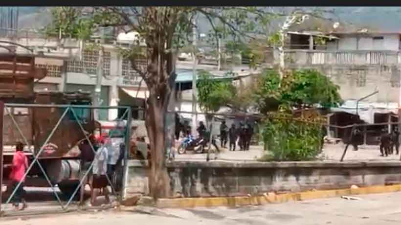 Enfrentamiento armado en Central de Abastos de Acapulco deja tres heridos