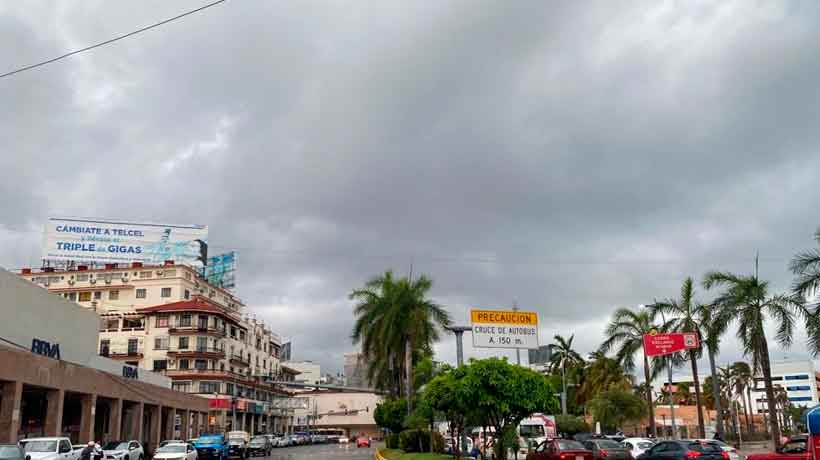 Caen primeras lluvias provocadas por zona de baja presión en Acapulco