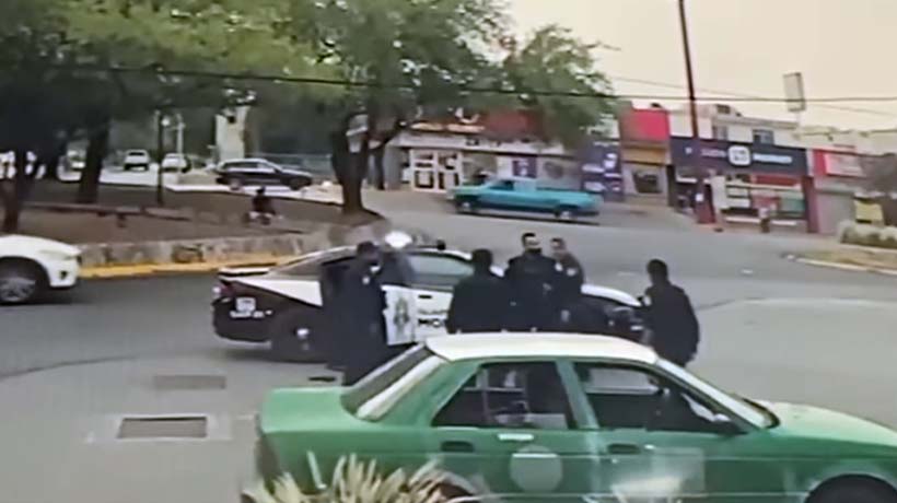 VIDEO: Se agarran a golpes policías de Monterrey