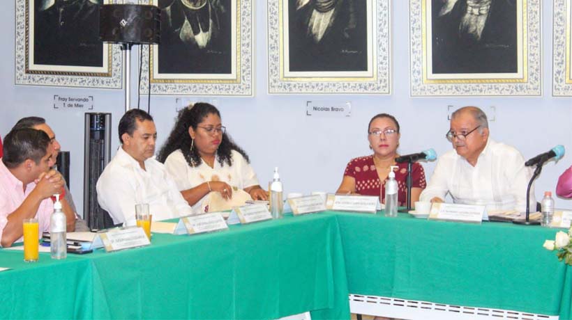 Analiza titular de Sefina con diputados el plan de desarrollo de Guerrero