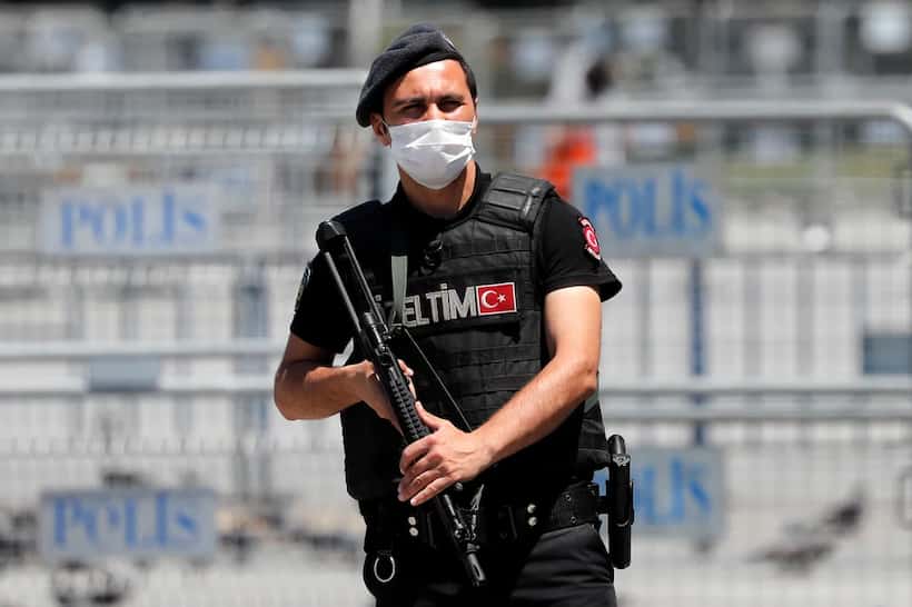 Arrestan a ocho presuntos terroristas en Turquía
