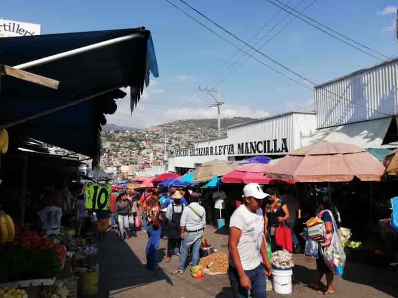 Reportan escasez de pollo en Chilpancingo; comercios continúan cerrados