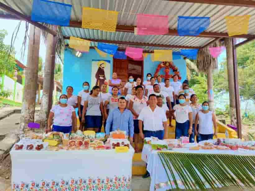 Fomentan actividades productivas para mujeres en Copala