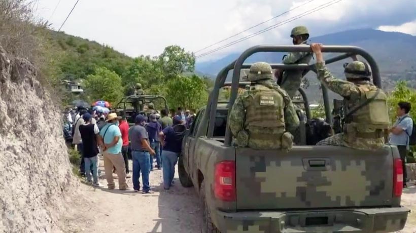 Retienen a soldados en Petaquillas, Chilpancingo; exigen reinstalar retén