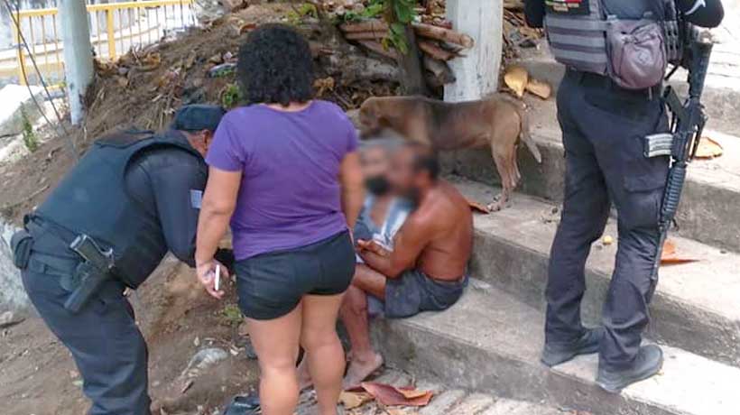 Hiere bala perdida a adulta mayor durante enfrentamiento en Acapulco