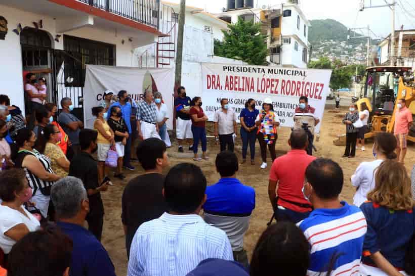Da Abelina López banderazo a obras de rehabilitación sanitaria en Centro de Acapulco