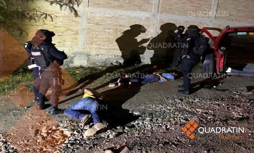 Tras persecución policías detienen a dos hombres en Chilpancingo