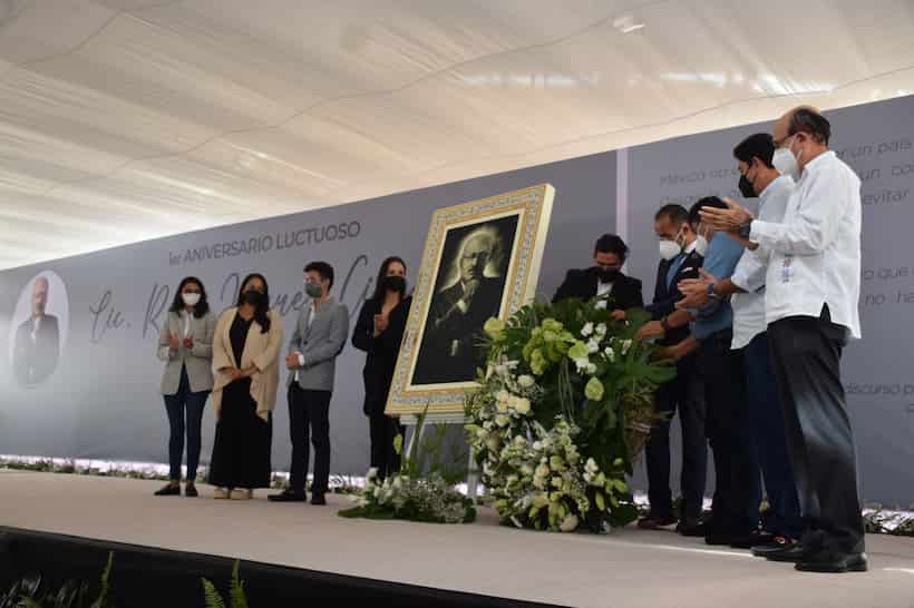 Homenajean priístas a René Juárez Cisneros con motivo de su primer aniversario luctuoso