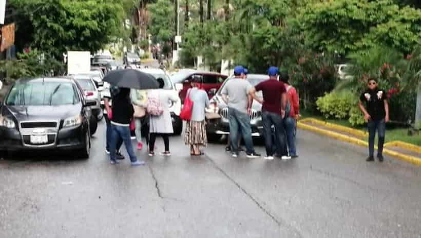 Protestan padres en el ISSSTE de Chilpancingo; exigen agilizar vacunación
