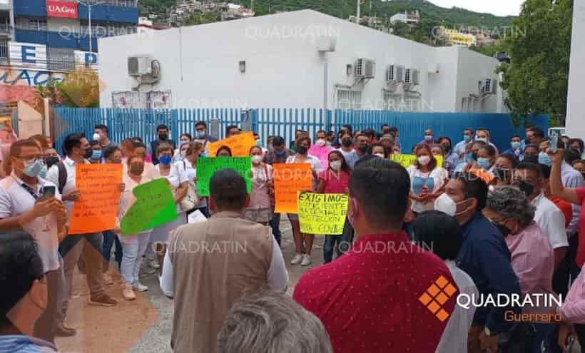 Protesta personal de Salud en Acapulco; exigen mejores condiciones laborales