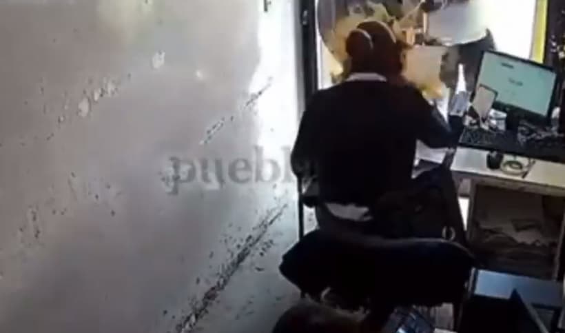 VIDEO: Titular del DIF Tlaxcala aventó agua con chile y le cortó el cabello a empleada
