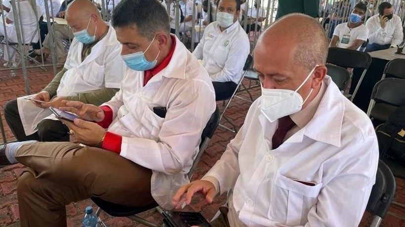 Asigna AMLO a primeros médicos cubanos