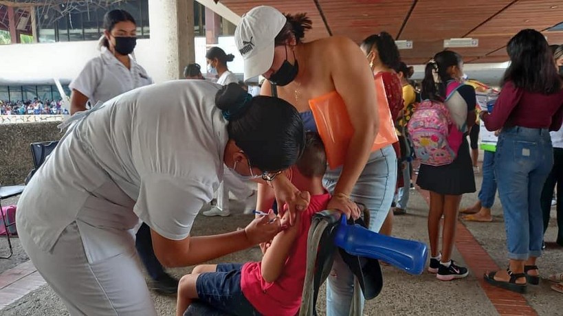 Registran retrasos en vacunación a niños contra Covid-19 en Acapulco