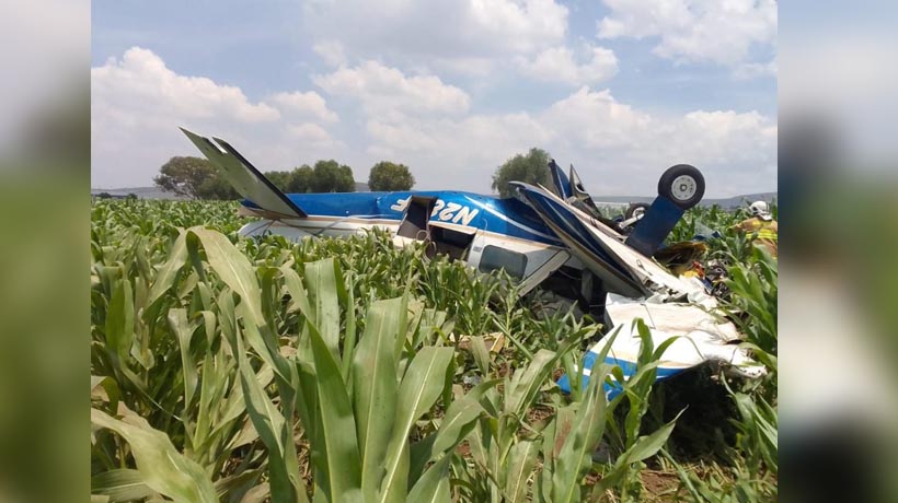 Fallecen dos en Querétaro por desplome de avioneta