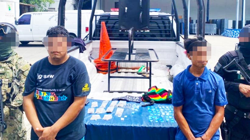 Arrestan a dos con droga en Alta Icacos de Acapulco