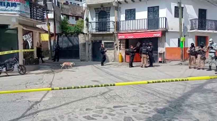 Ultiman a dueño de taquería dentro de su negocio en Taxco de Alarcón