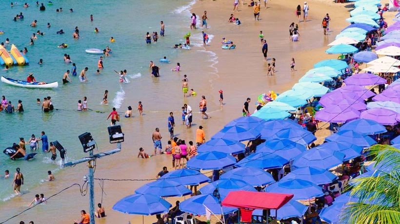 No respetan bañistas medidas Covid-19 en playas de Acapulco