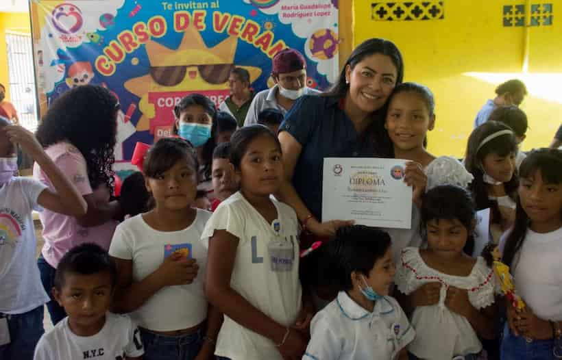 Finaliza con éxito curso de verano en Lomas de San Juan, Acapulco