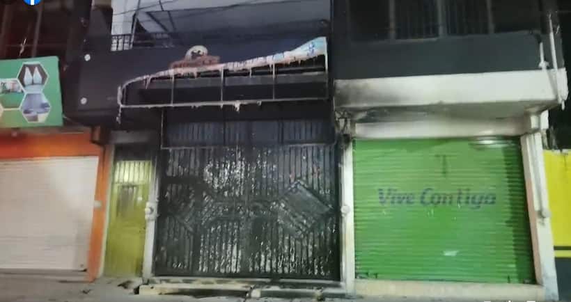 Incendian fachada de un gimnasio en Iguala