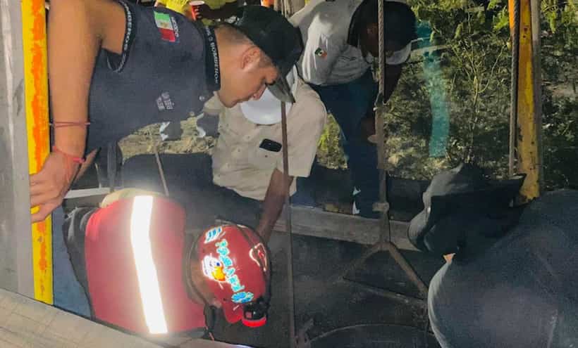 Rescatan a 3 mineros atrapados en derrumbe de Coahuila; faltan 10 más