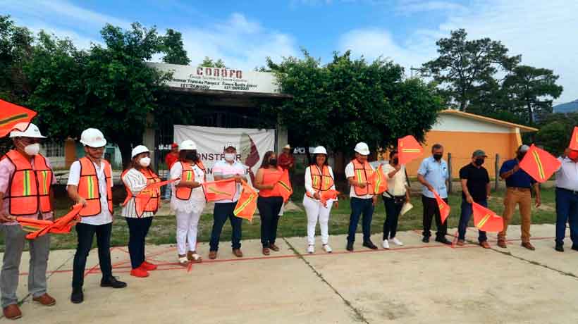 Inaugura Abelina López obras públicas en el poblado de La Providencia