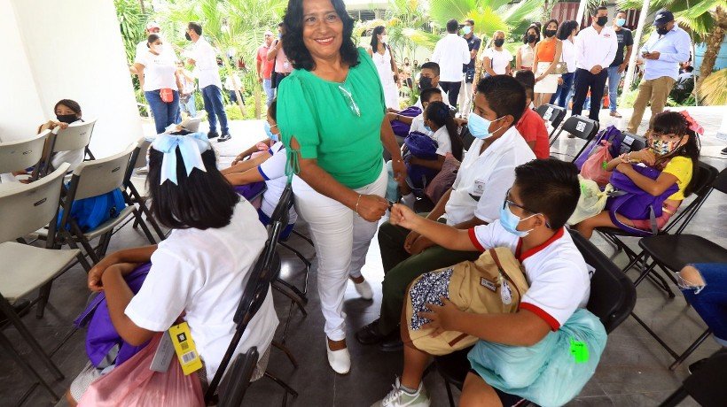 Entrega DIF Acapulco paquetes escolares con programa “Transforma mi Educación”