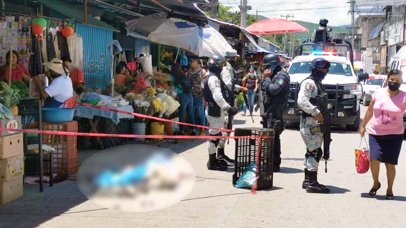 Ejecutan a anciano en el mercado de Iguala mientras compraba su despensa