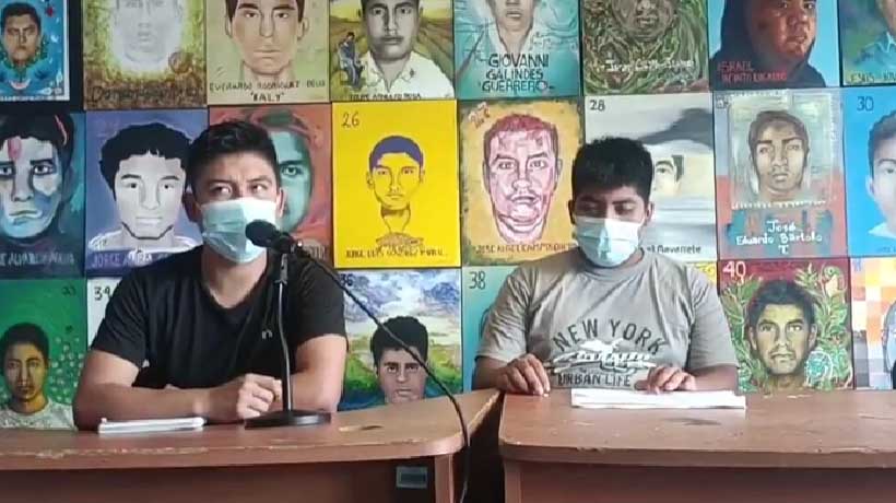 “México sigue dando vergüenza”, responden estudiantes de la normal de Ayotzinapa