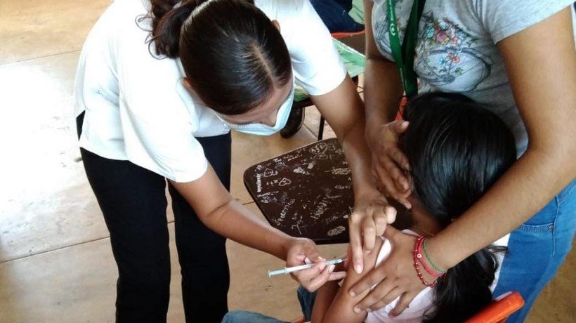 Decenas de niños quedaron sin vacuna Covid-19 en pueblo de Ometepec