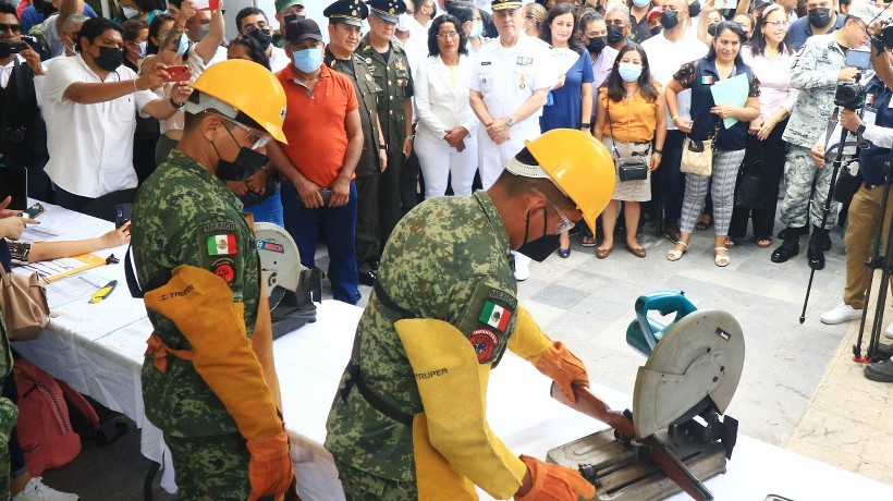 Acude Abelina López a feria de desarme voluntario en Acapulco