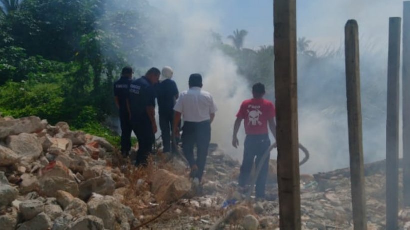Controlan incendio en basurero de Llano Largo de Acapulco