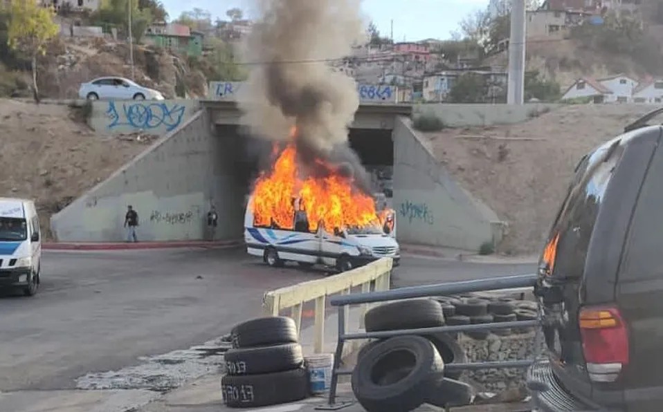 Incendian vehículos en Tijuana, Mexicali y Ensenada