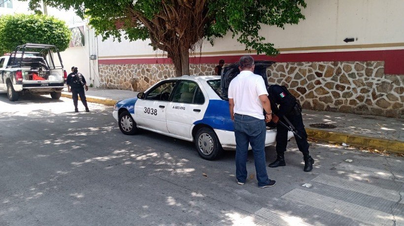 Realiza policía municipal operativo en Costa Azul de Acapulco