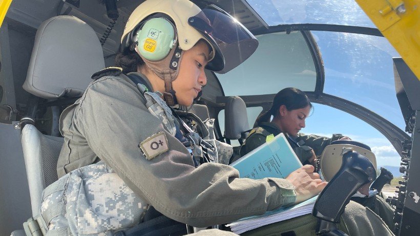 Graduan nuevos pilotos de helicóptero de la Marina; dos son mujeres