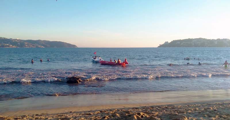 Plantean colocar carteles en playas contaminadas de Acapulco