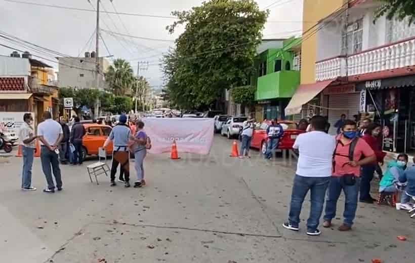 Bloqueo en Chilpancingo: Docentes exigen que se ratifique a supervisor escolar