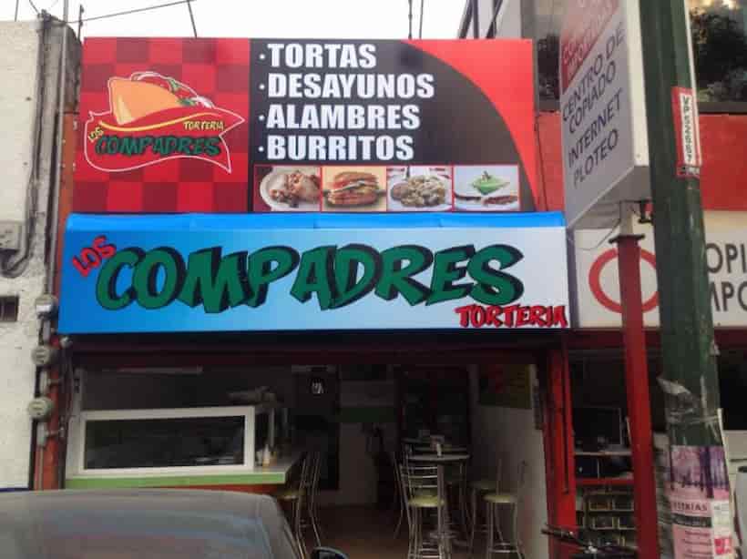 Cobran hasta 25 mil pesos a comercios de Acapulco por exhibir anuncios en sus locales