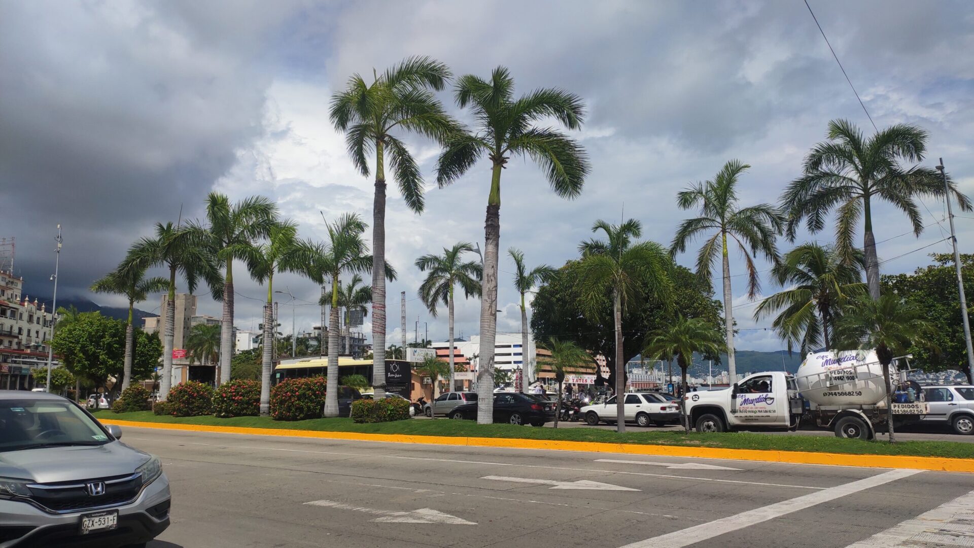 Cerrarán vialidades por Grito y desfile en Acapulco