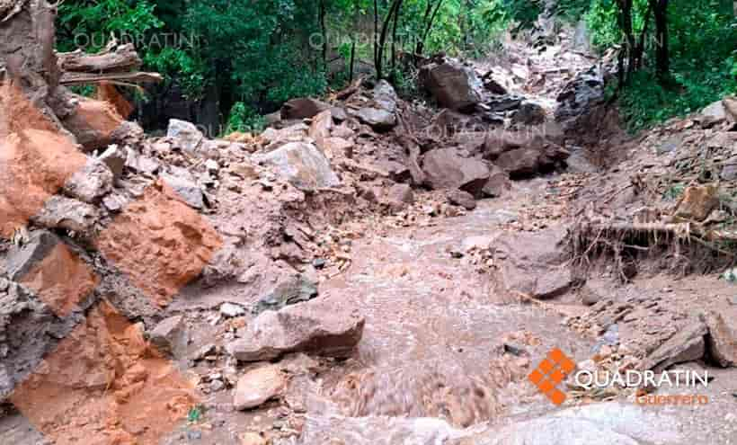 Lluvias afectan caminos en Tecpan; hay 7 comunidades incomunicadas