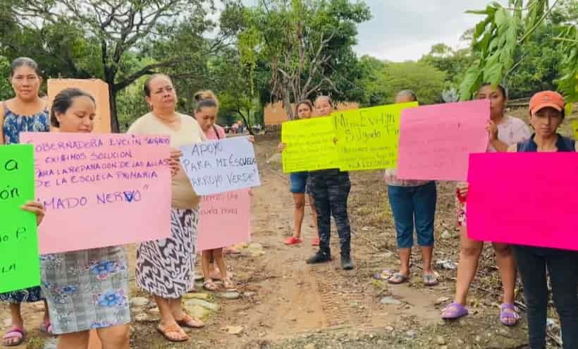 Piden apoyo en Petatlán para rehabilitar escuela afectada por sismos