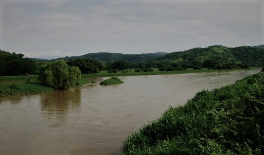 Corriente de un río arrastra camioneta en San Marcos; una persona falleció