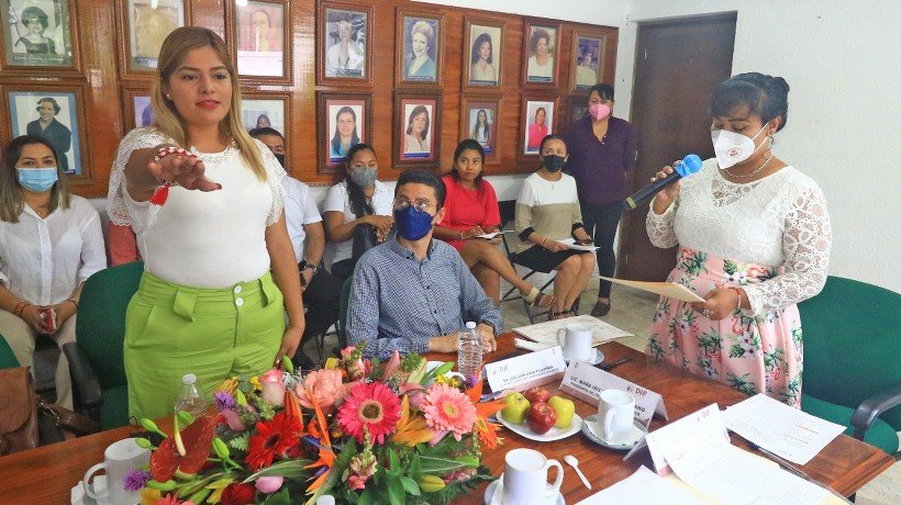 Toman protesta a la nueva directora del DIF de Acapulco