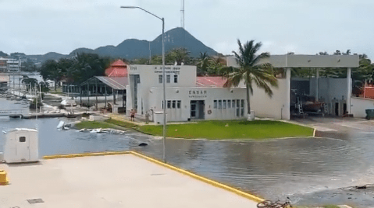 VIDEO: Se registra tsunami en Manzanillo, Colima