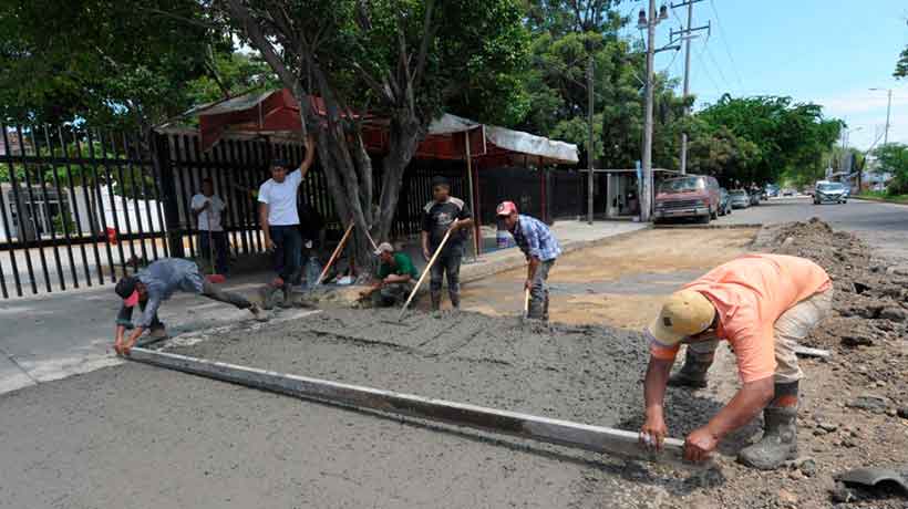 Inician Gobierno Municipal trabajos de pavimentación en calles de Ciudad Renacimiento
