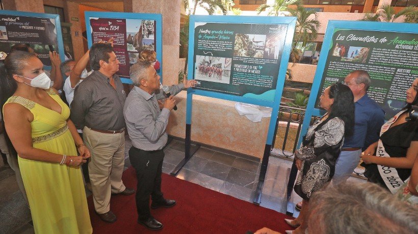 Inauguran en Acapulco exposición fotográfica de clavadistas