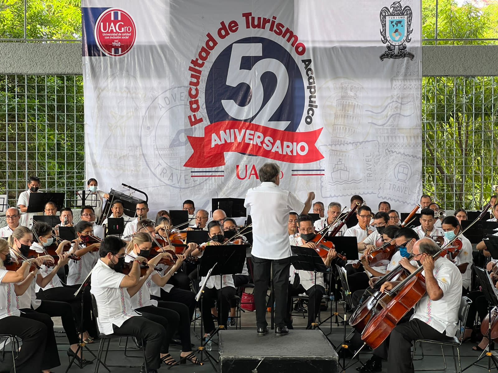 Disfrutan estudiantes de Turismo concierto de la Filarmónica de Acapulco