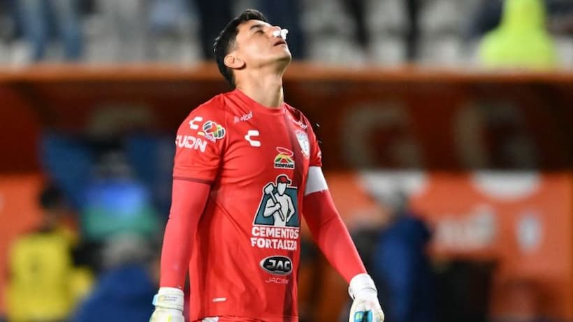 Pachuca vs Monterrey: Óscar Ustari se desmaya tras espectacular atajada