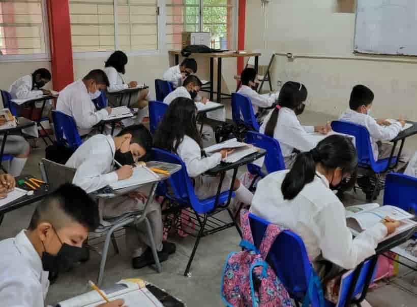 Regresaron más de 800 mil alumnos a clases en Guerrero: SEG