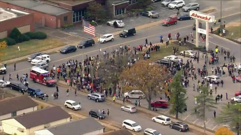 Tiroteo escolar en EE.UU: Tres personas pierden la vida en secundaria de Missouri